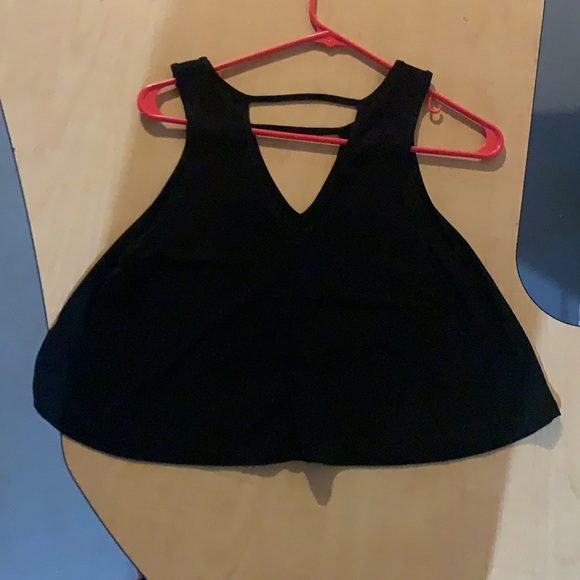 black crop top - Picture 1 of 1